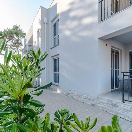 Apartmani Villa Adriatic Vir Exterior photo
